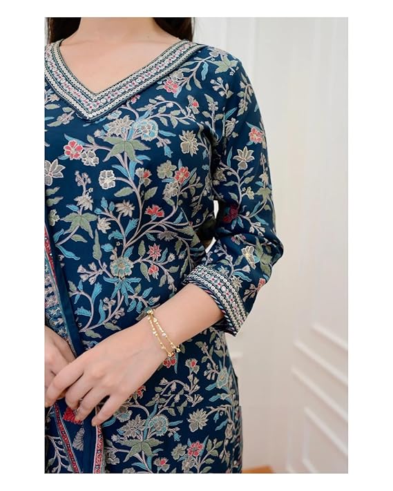 Women Kurta and Pant Set With Dupatta - Image 4